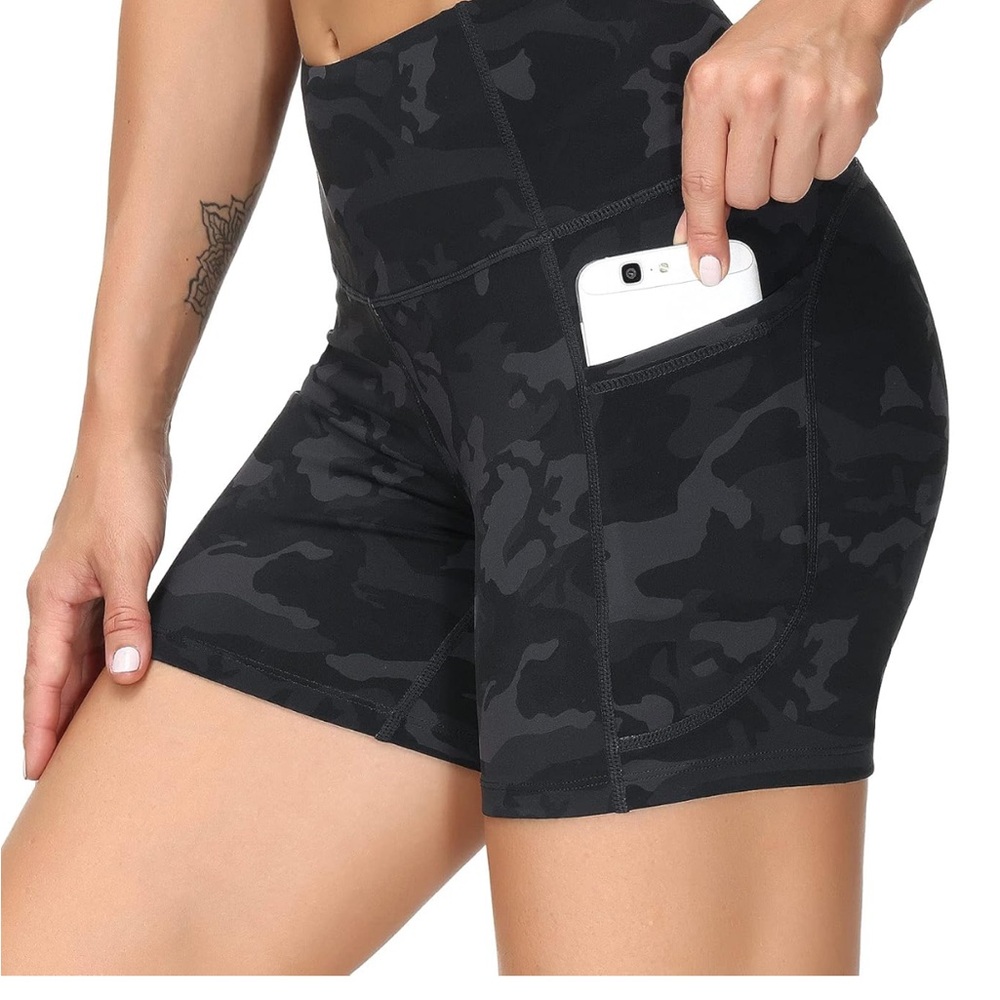 Black Camo Women’s High Waist Yoga Shorts